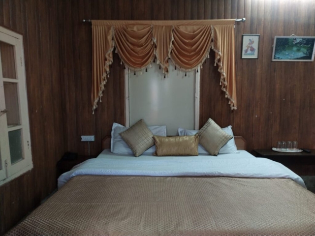 Premium Deluxe For Bedded AC Family Room with Private Balcony