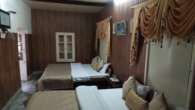 Premium Deluxe For Bedded AC Family Room with Private Balcony