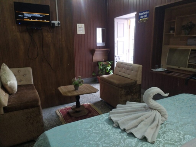 Double Bed Deluxe Room AC with common balcony